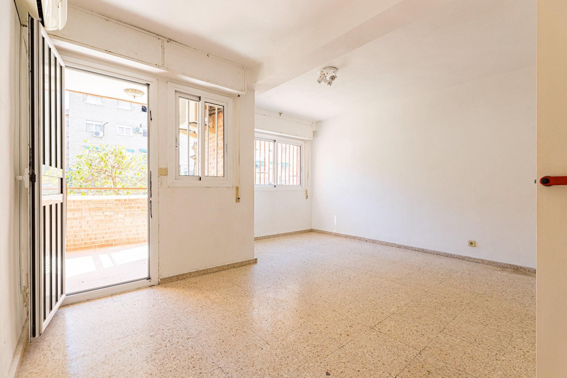 Flat for sale in  Murcia Capital  with Terrace and Storage room