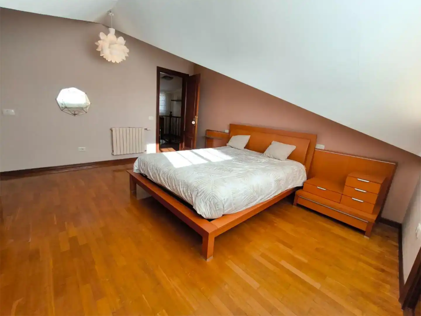 Habitación de Casa adosada en venta en Vigo  con Parquet, Trastero y Amueblado