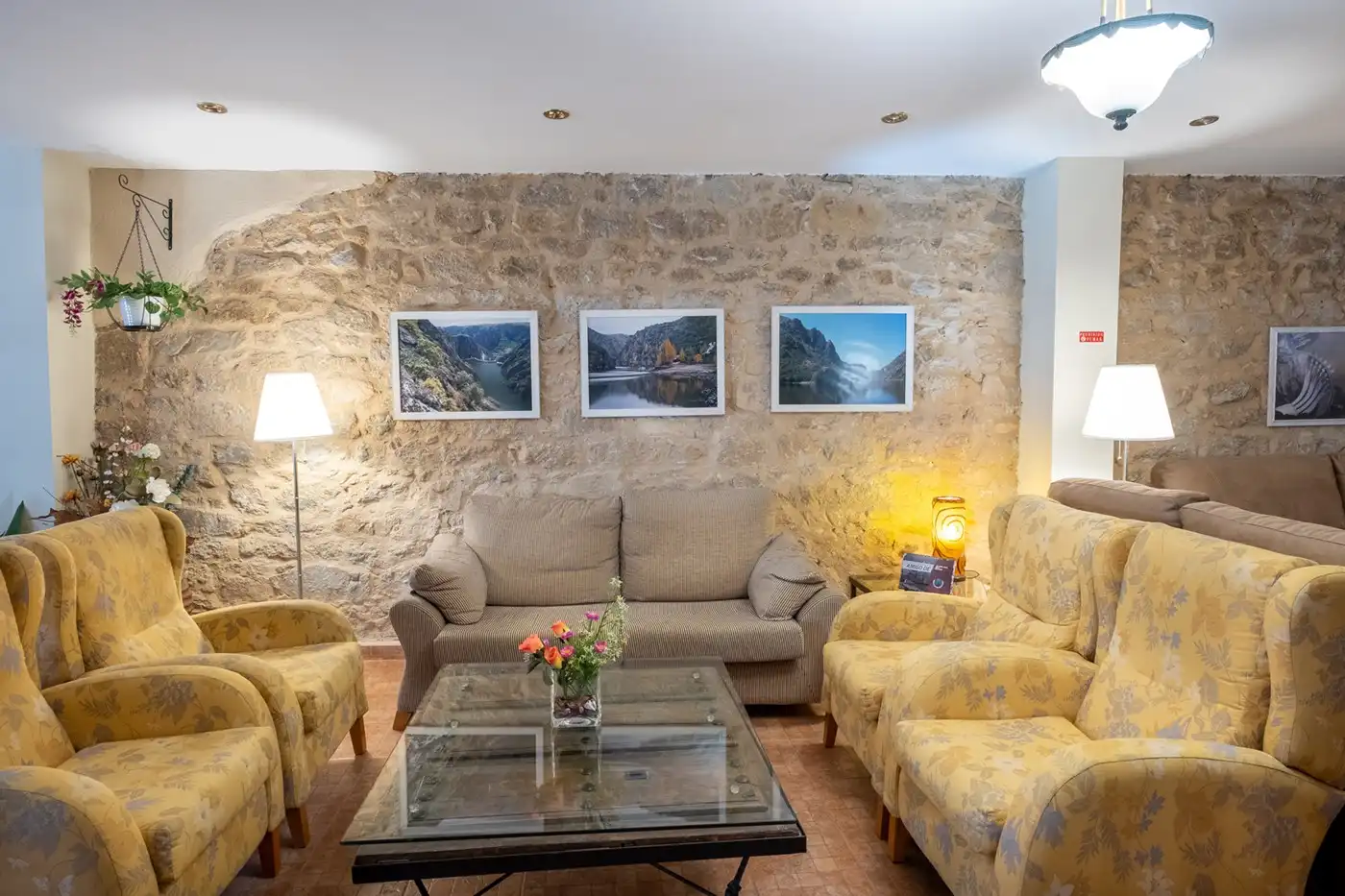 Living room of Buildings for sale in Aldeadávila de la Ribera