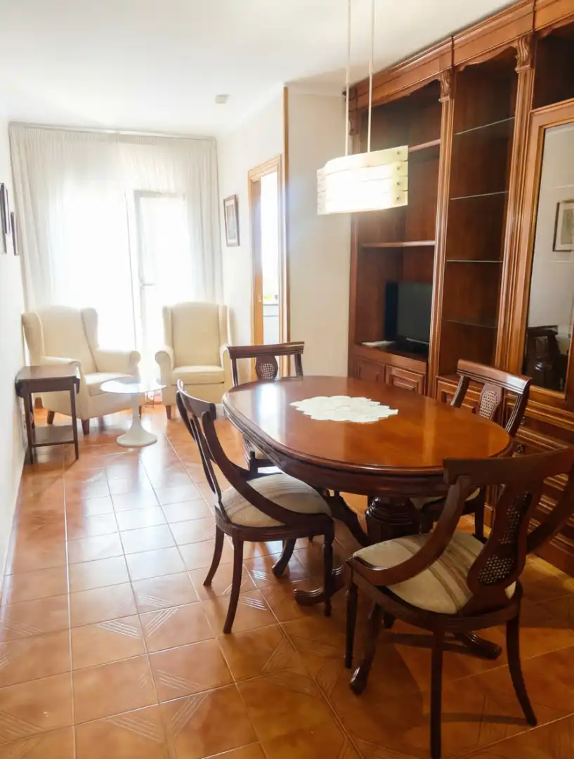 Appartamento con terrazza in vendita a Nou Barris