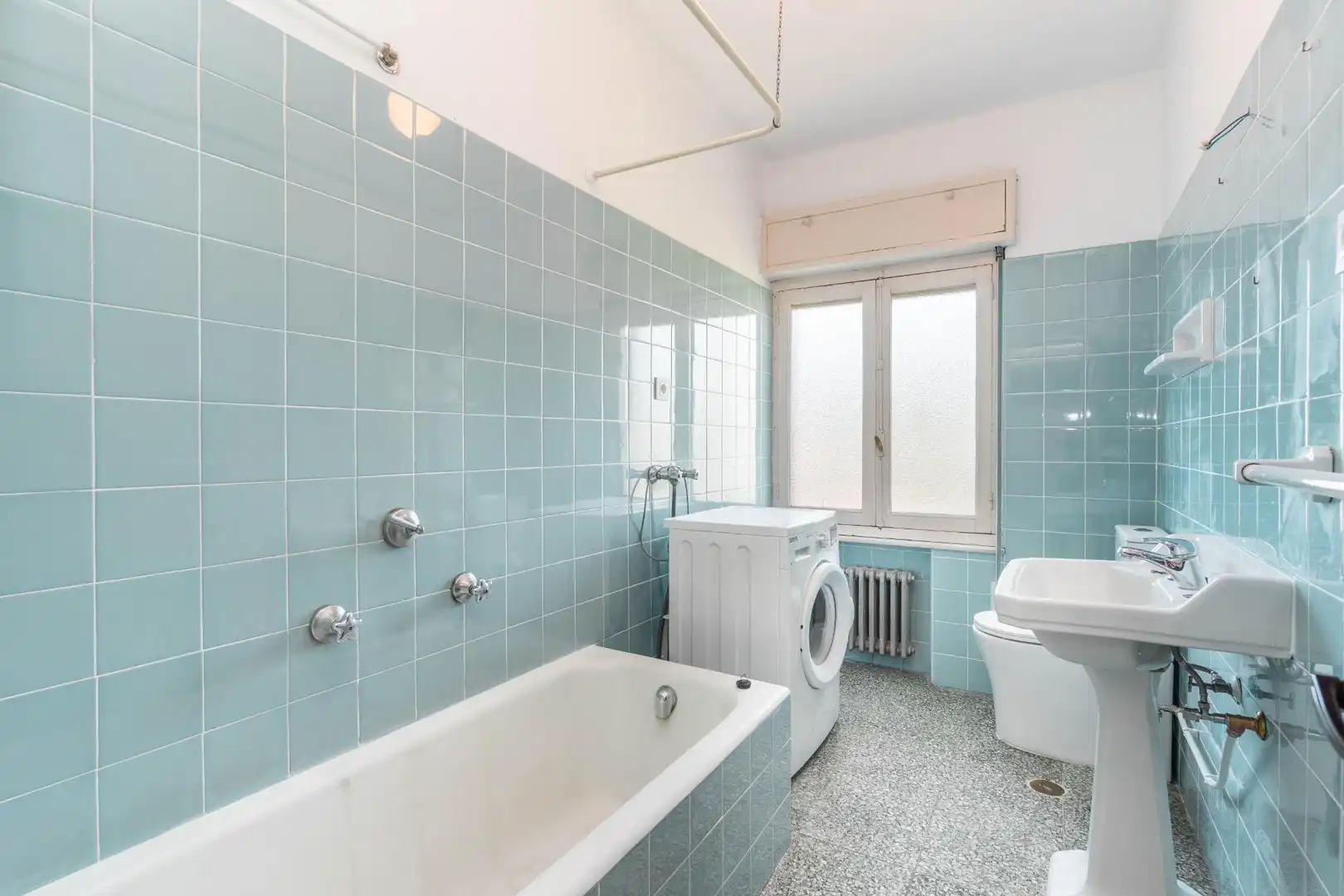 Bathroom of Flat for sale in Langreo  with Heating and Terrace