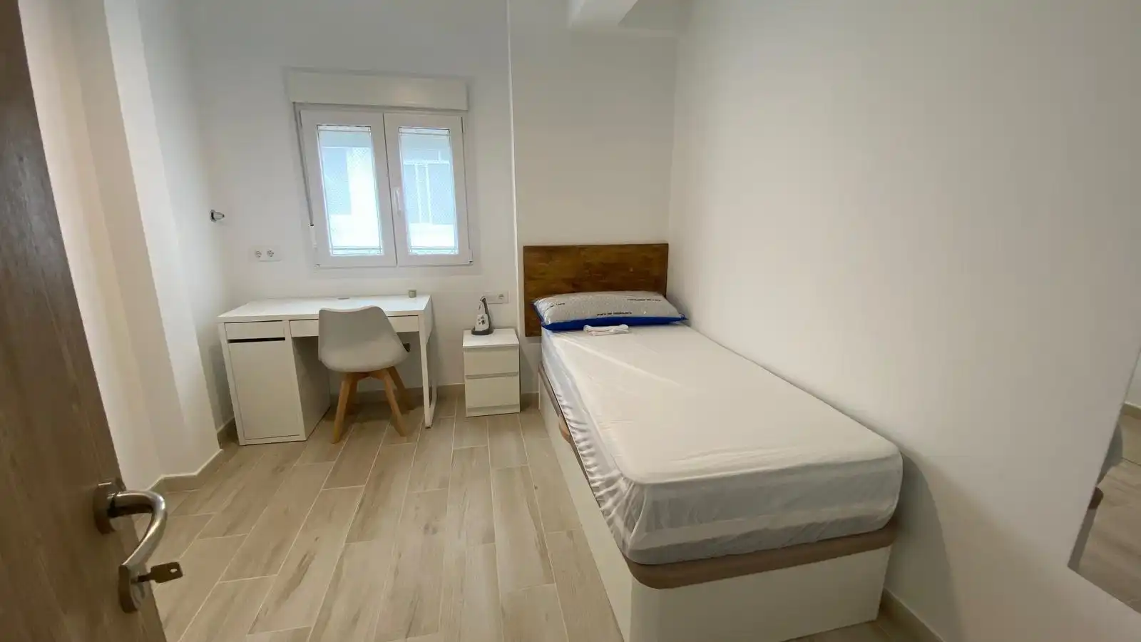Habitación de Piso para compartir en Sevilla con Aire acondicionado, Calefacción y Parquet