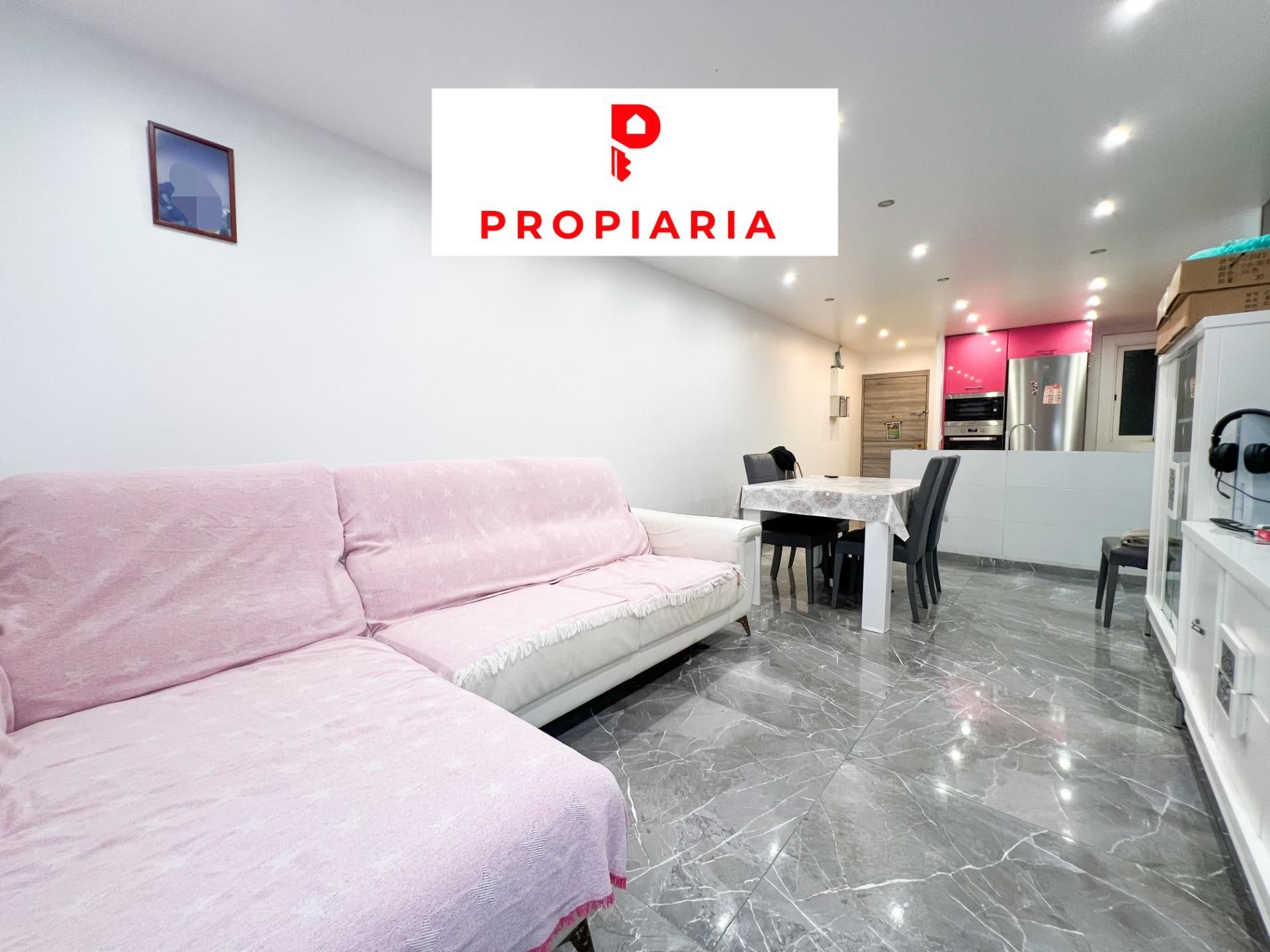 Exterior view of Flat for sale in Sant Adrià de Besòs  with Air Conditioner and Balcony