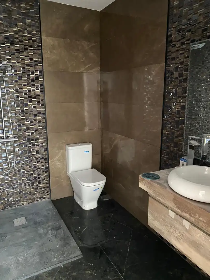 Bathroom of Houses for rent in Benahavís  with Air Conditioner, Heating and Private garden