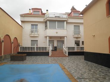 Casa amb piscina en venda a Alcázar de San Juan
