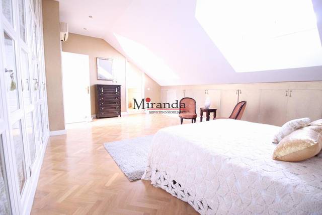 Casa-chalet en Alquiler en Gregorio Mendell  en Centro