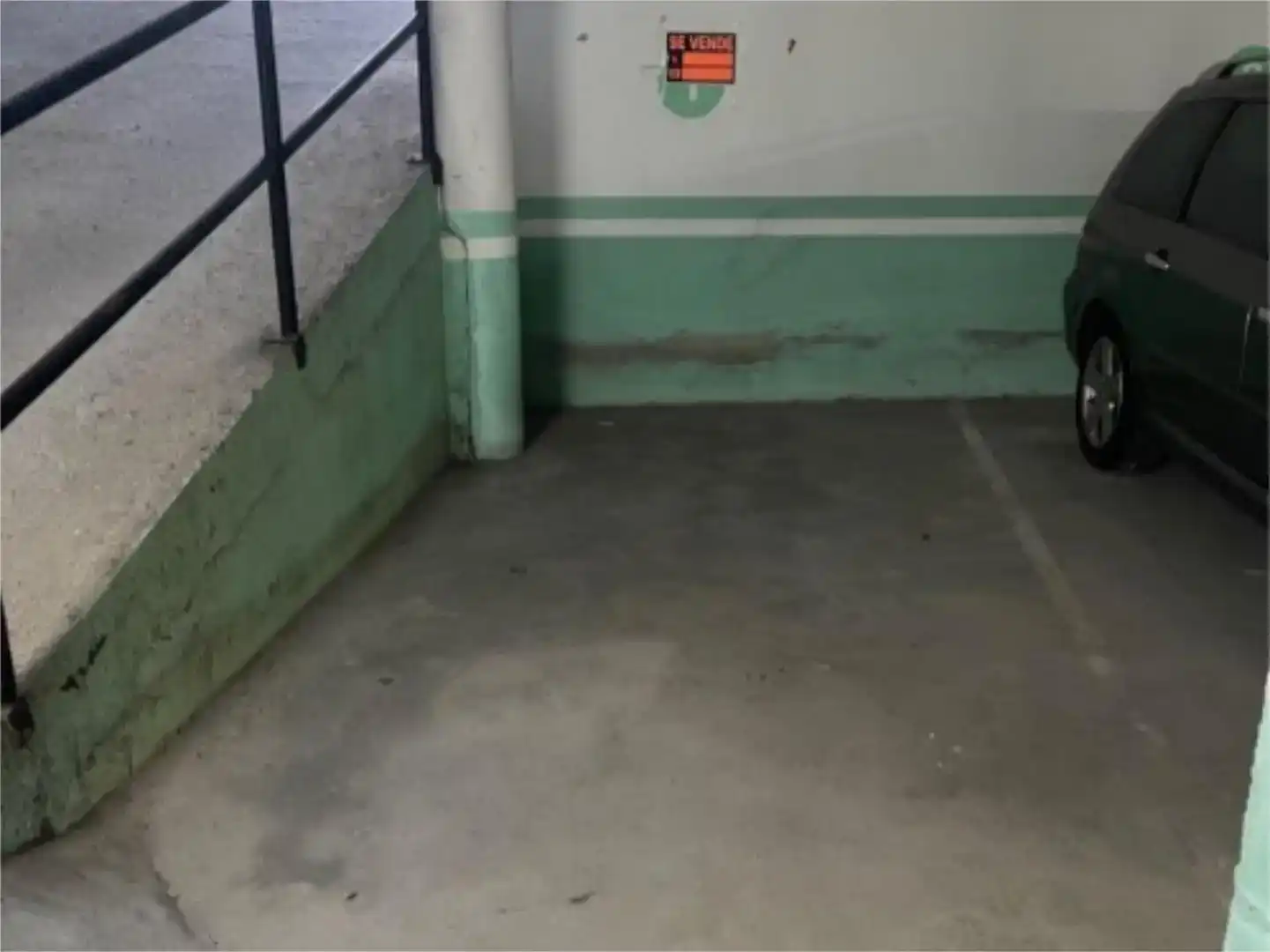 Parkplatz von Garage zum Verkauf in Cee