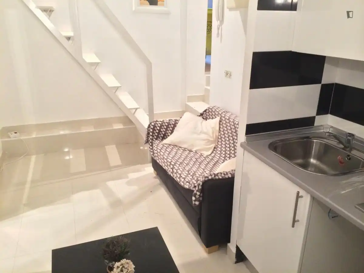 Study for rent in Bellas Vistas