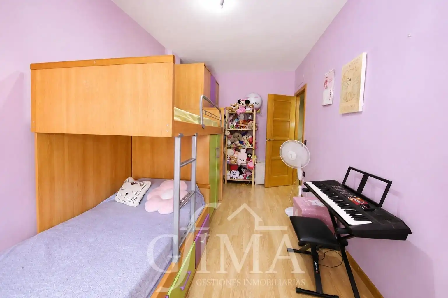 Habitación de Casa adosada en venta en Tomelloso con Calefacción y Amueblado