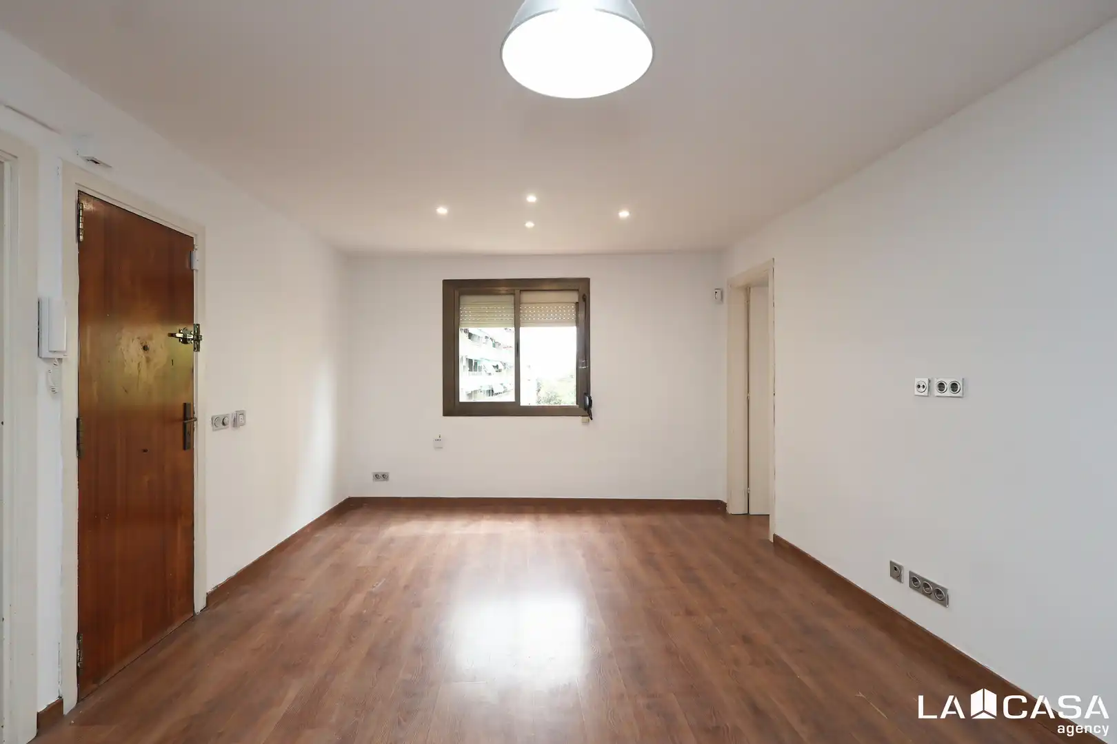 Sala de estar de Ático en venta en L'Hospitalet de Llobregat con Balcón