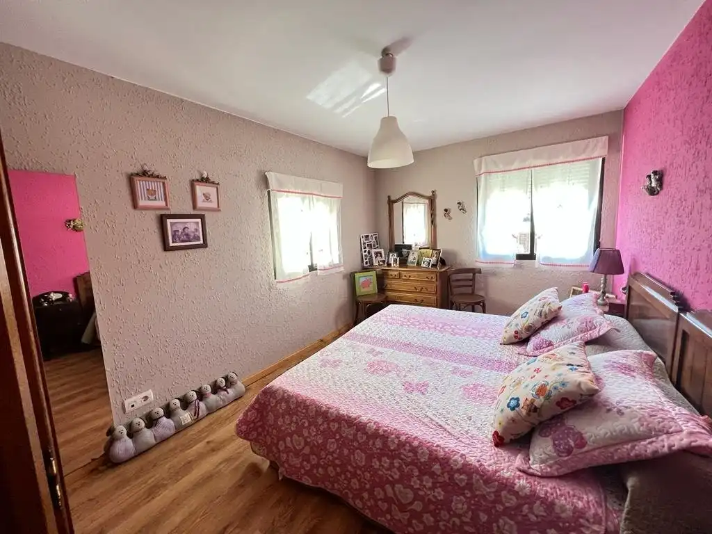 Habitación de Finca rústica en venta en Puente de Domingo Flórez con Jardín privado, Amueblado y Balcón