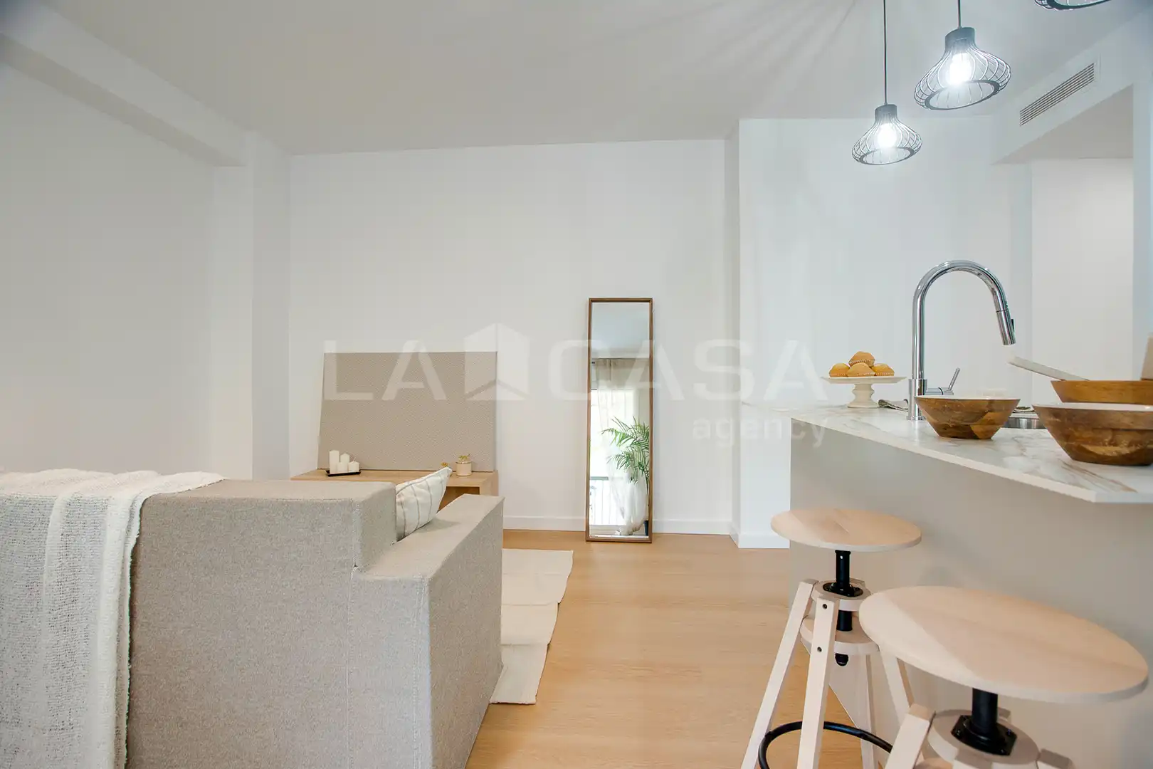 Wohnzimmer von Wohnung zum Verkauf in Barcelona mit Heizung und Balkon