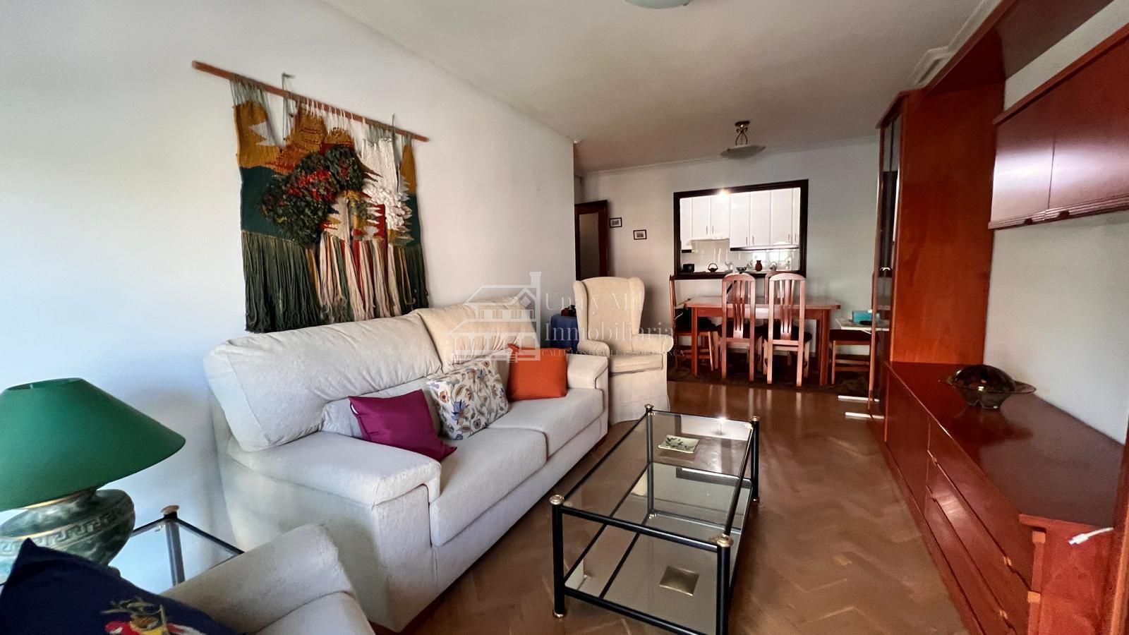 Living room of Flat for sale in Salamanca Capital  with Heating, Storage room and Furnished