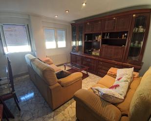 Living room of Flat to rent in  Zaragoza Capital  with Heating, Furnished and Oven