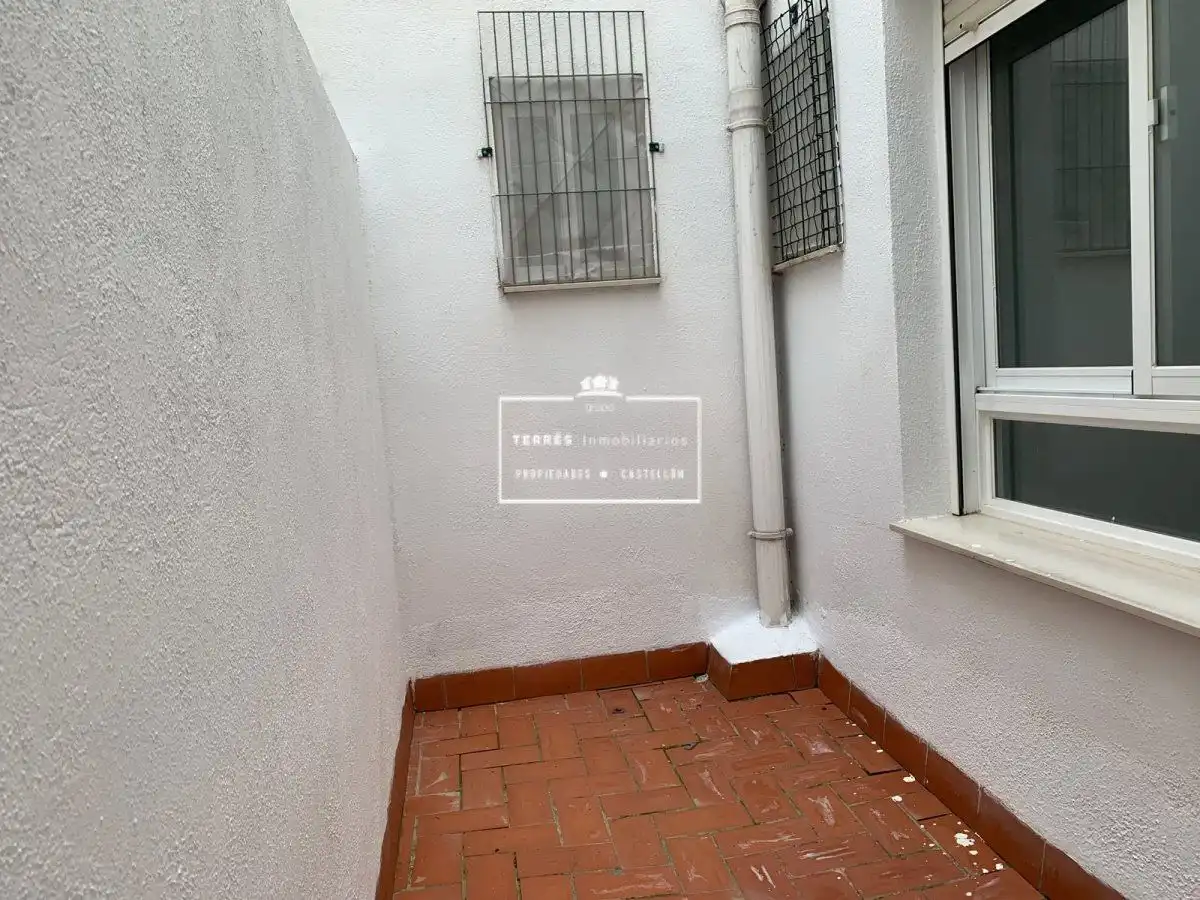 Terraza de Piso en venta en Castellón de la Plana / Castelló de la Plana con Terraza, Trastero y Balcón