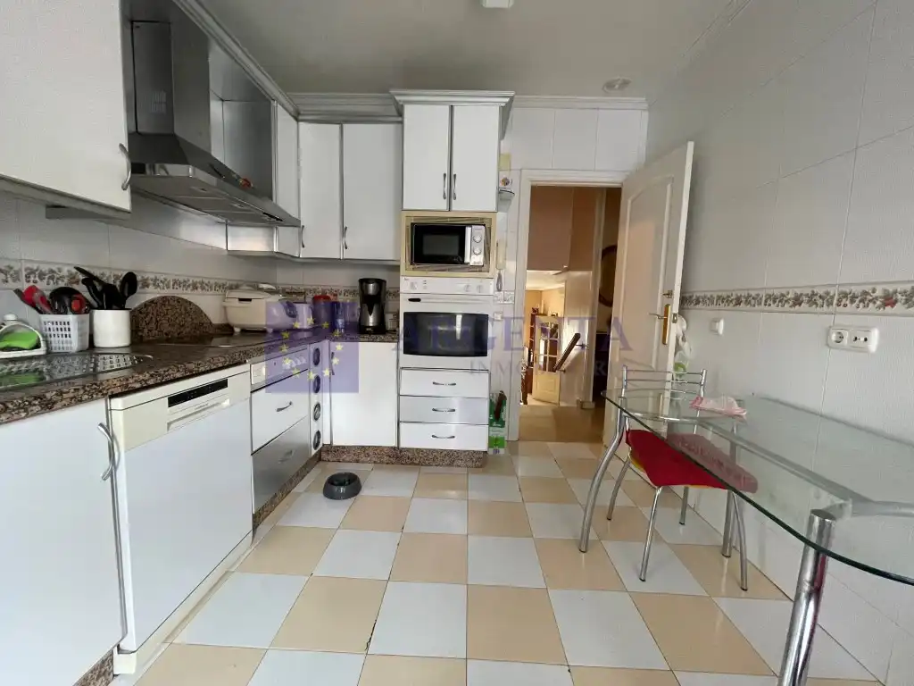 Einfamilien-Reihenhaus zum Verkauf in Calle La Habana, Nuevo Cáceres