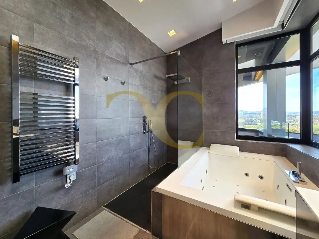 Baño de Casa o chalet en venta en Gijón  con Calefacción, Jardín privado y Terraza