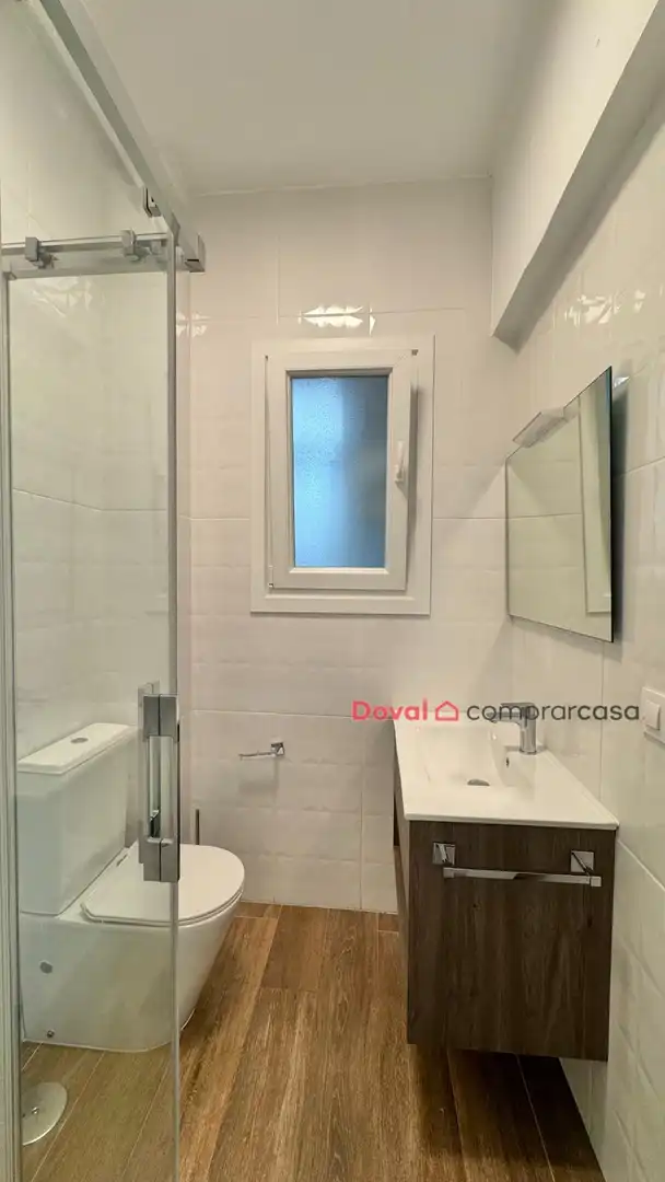Baño de Piso de alquiler en Vigo  con Calefacción y Amueblado