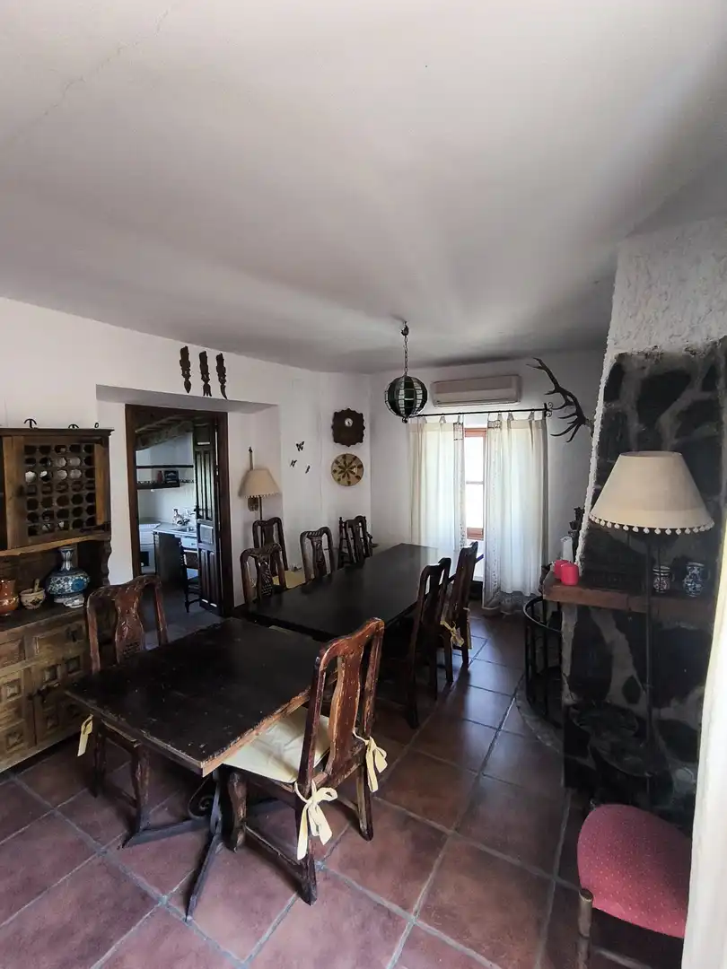 Menjador de Casa o xalet en venda en Baños de la Encina amb Aire condicionat, Jardí privat i Terrassa