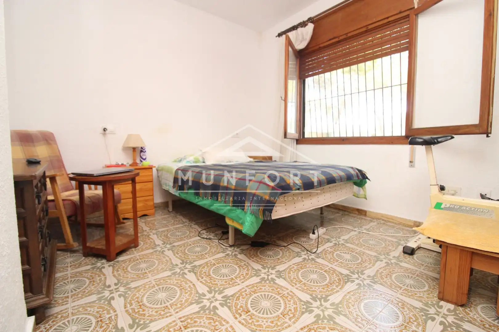 Dormitori de Casa o xalet en venda en Pilar de la Horadada amb Jardí privat, Terrassa i Traster