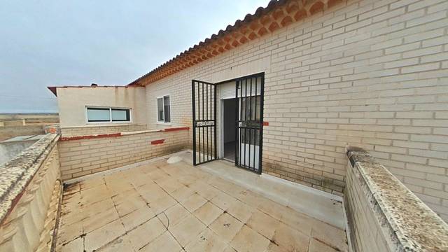 Casa adosada en Venta en Constitucion en El Pedernoso