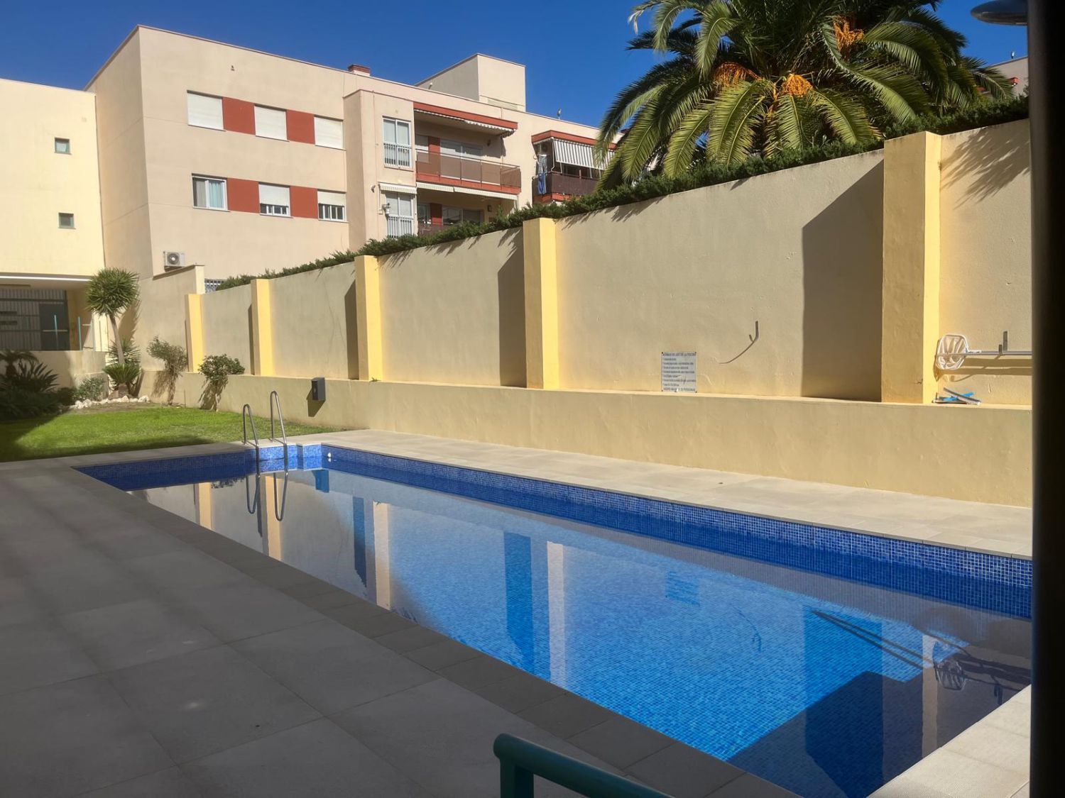 Swimming pool of Flat for sale in Vélez-Málaga  with Air Conditioner, Terrace and Community pool