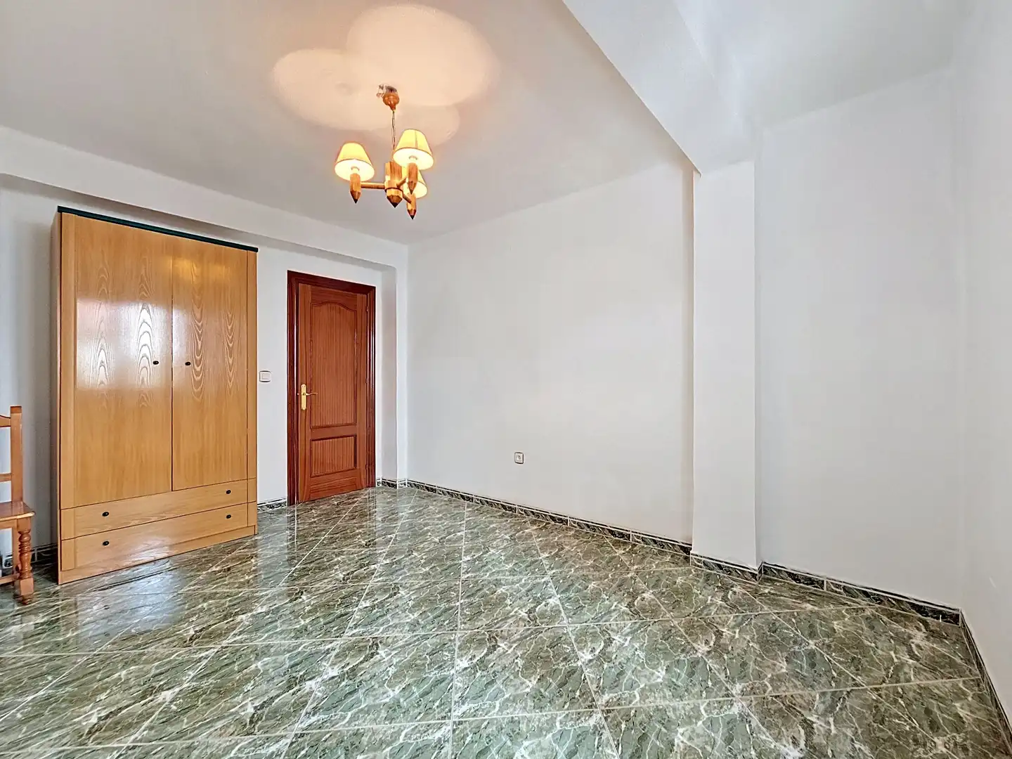 Flat for sale in Granada  with Heating