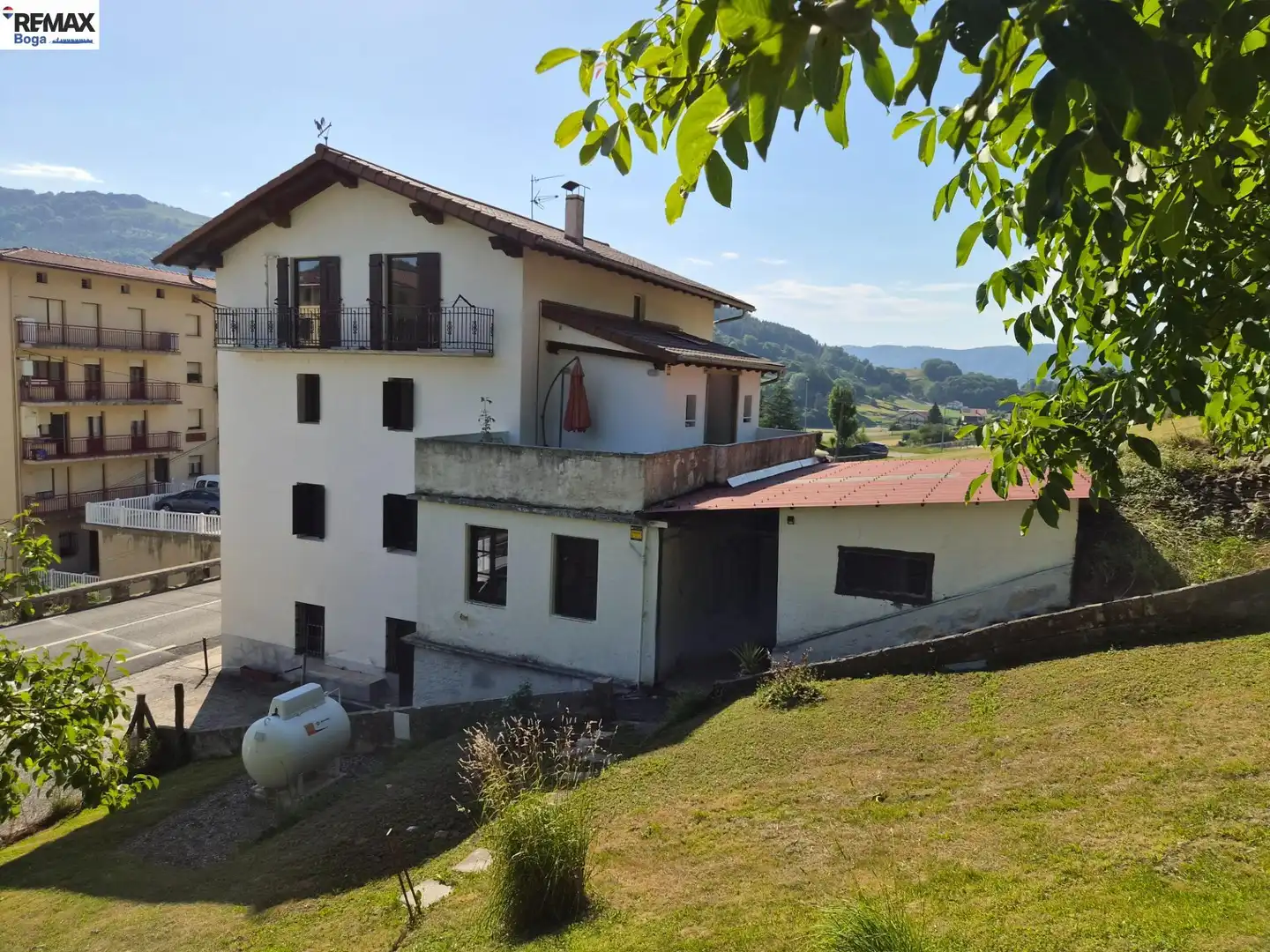 Vista exterior de Casa o xalet en venda en Berastegi amb Calefacció, Jardí privat i Terrassa