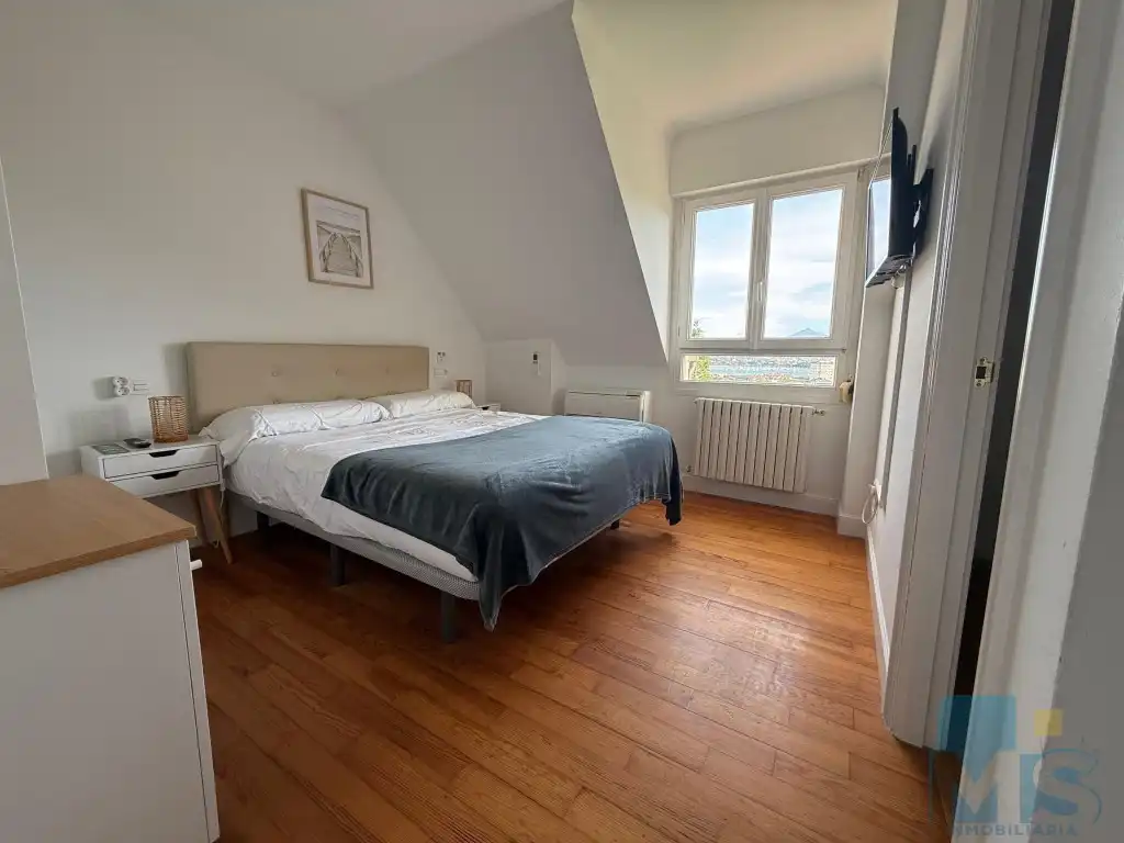 Dormitori de Casa o xalet en venda en Hondarribia
