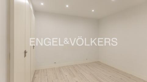 Foto 5 de Piso de alquiler en Reyes Magos, Niño Jesús,  Madrid Capital