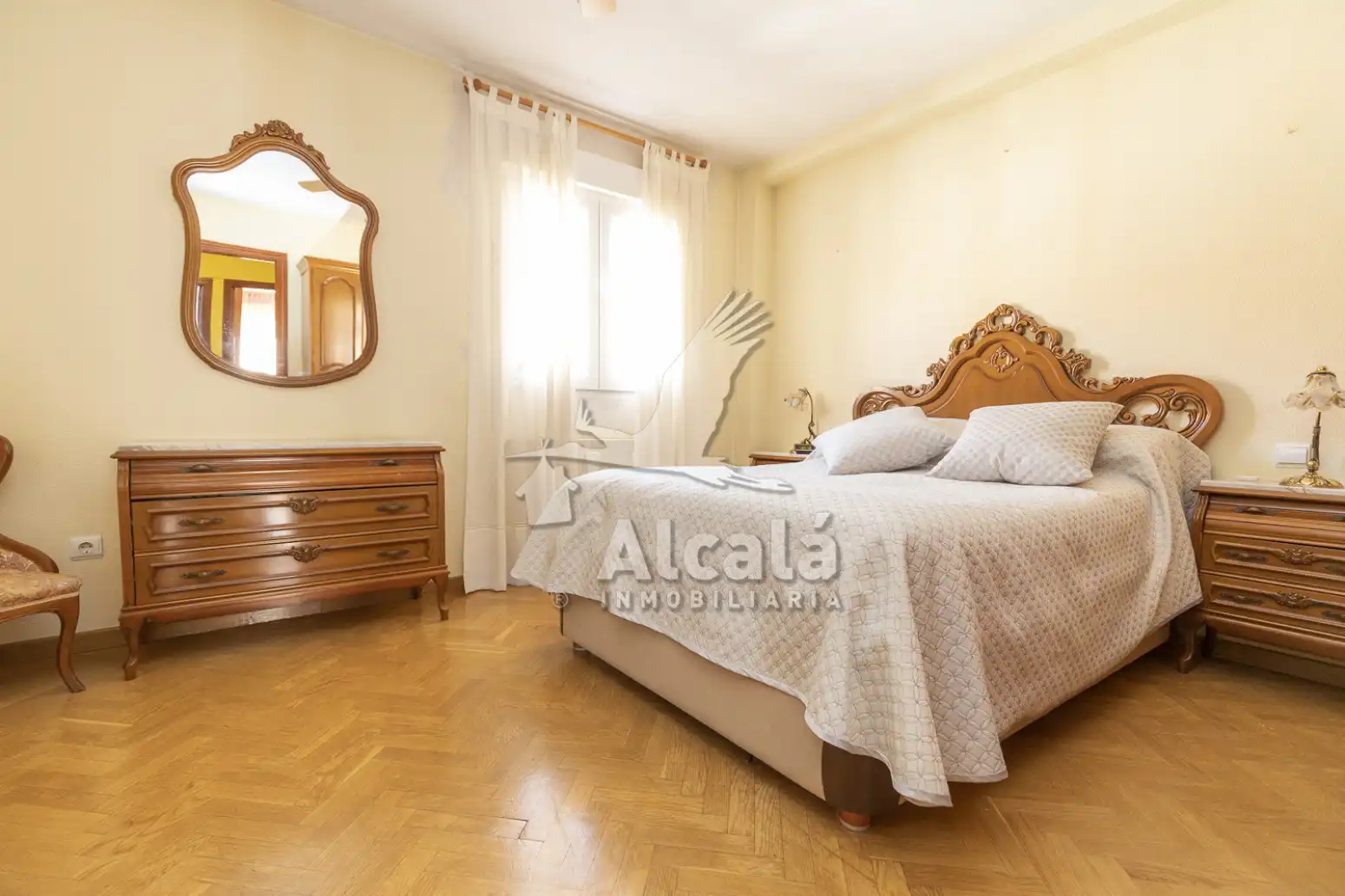 Schlafzimmer von Einfamilien-Reihenhaus zum Verkauf in Alcalá de Henares mit Heizung, Parkett und Schwimmbad