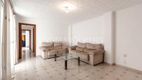 Sala d'estar de Casa o xalet en venda en Alcàsser amb Aire condicionat, Terrassa i Balcó