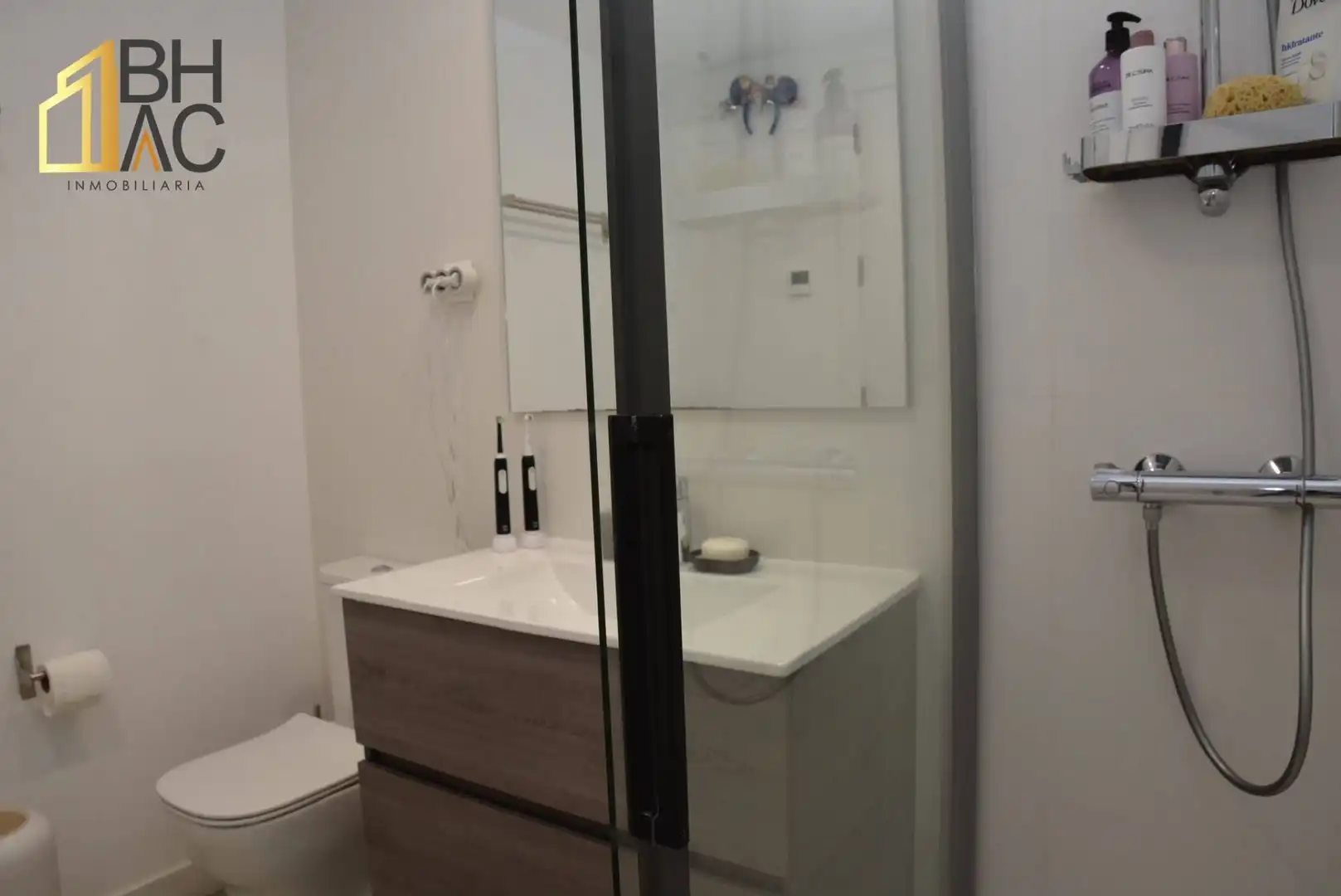 Badezimmer von Dachboden zum Verkauf in Alcalá de Henares mit Klimaanlage, Heizung und Terrasse