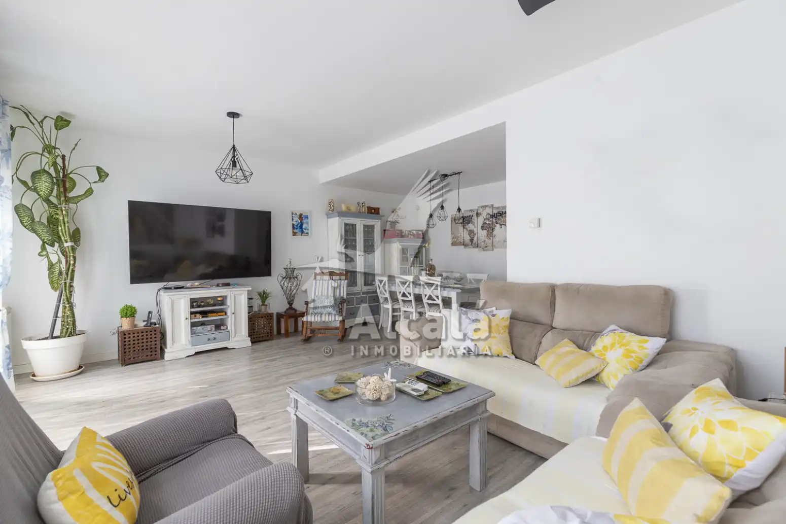 Sala d'estar de Casa adosada en venda en Villalbilla amb Aire condicionat, Calefacció i Terrassa