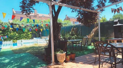 Foto 4 de Casa adosada en venda a Calle Catalpas, Urbanizaciones, Madrid