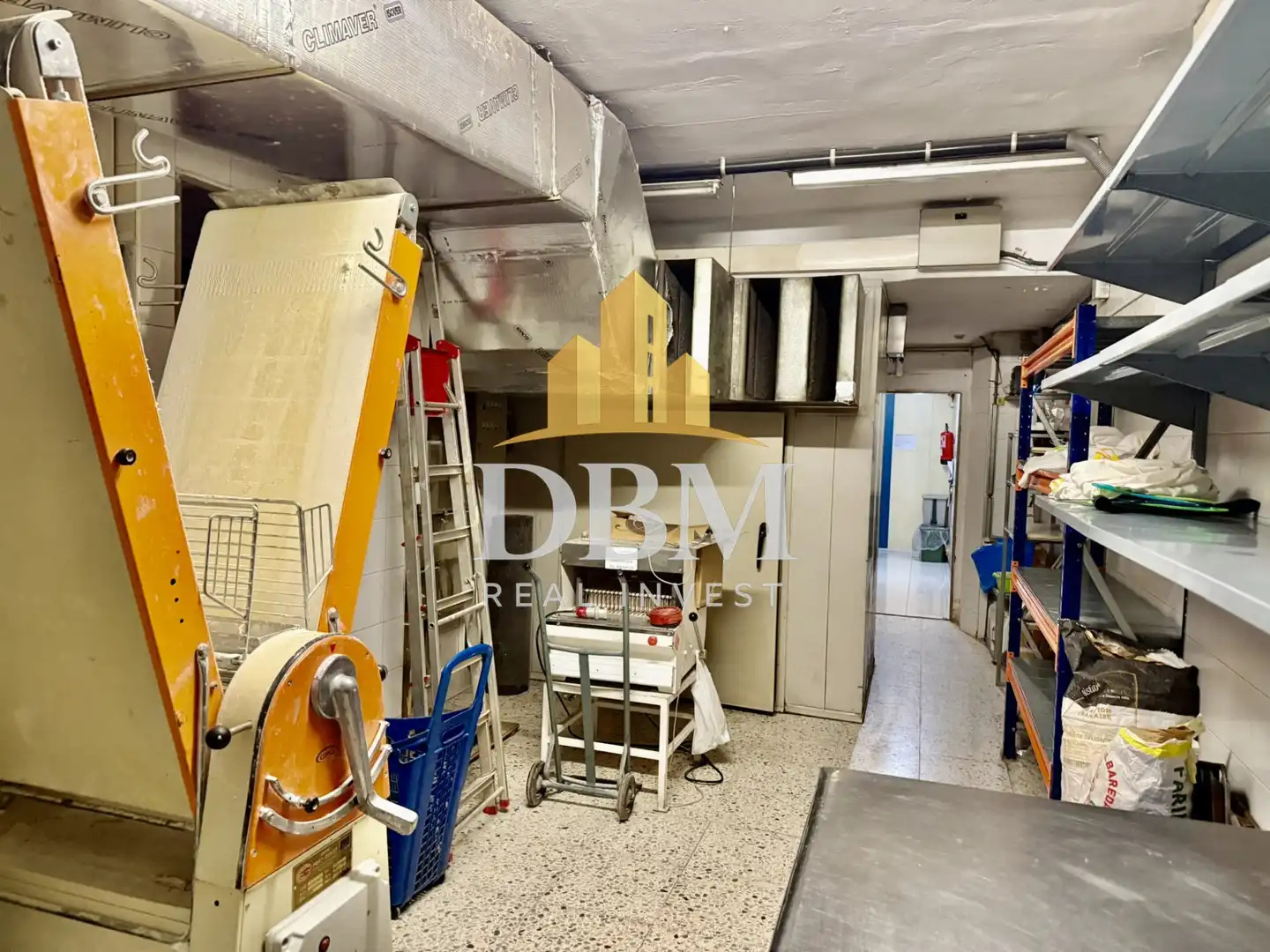 Business premises for transfer in Eixample, imagen 22