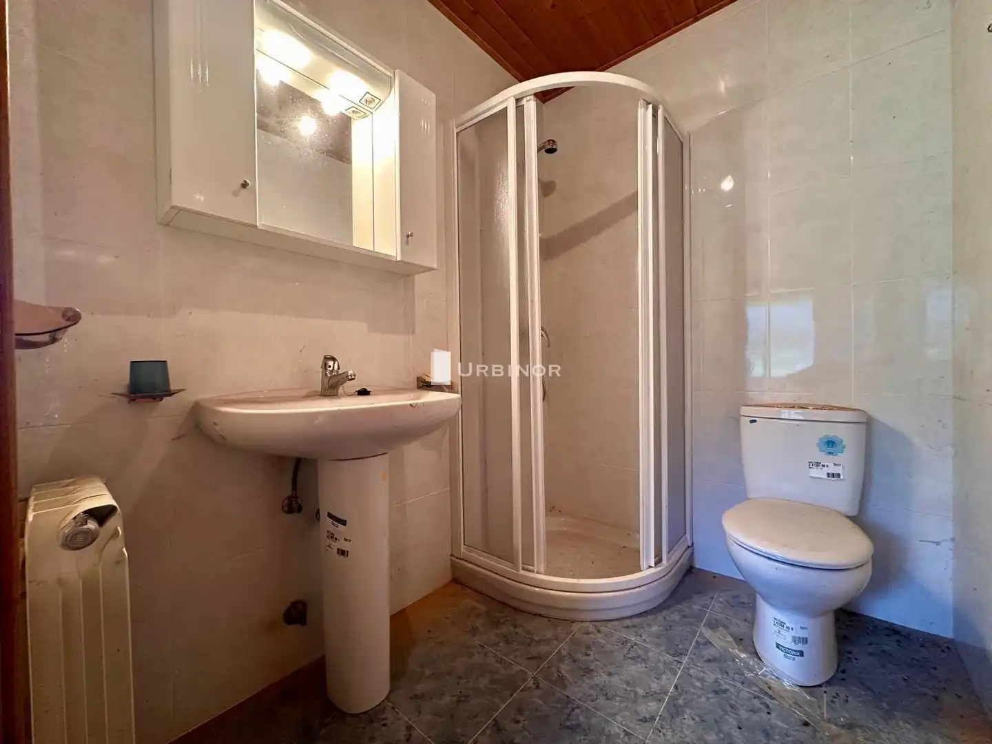 Bathroom of Houses for sale in Toén  with Heating and Private garden