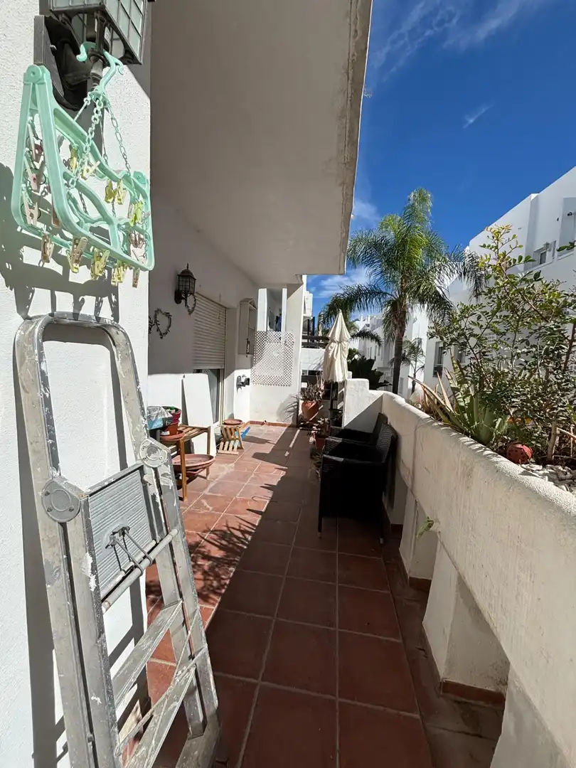 Vista exterior de Piso en venta en Estepona con Jardín privado y Piscina comunitaria
