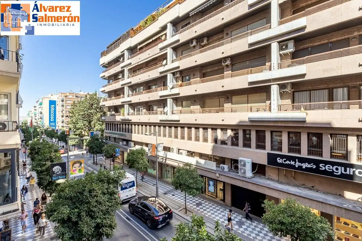 Vista exterior de Pis en venda en Granada amb Terrassa, Traster i Balcó