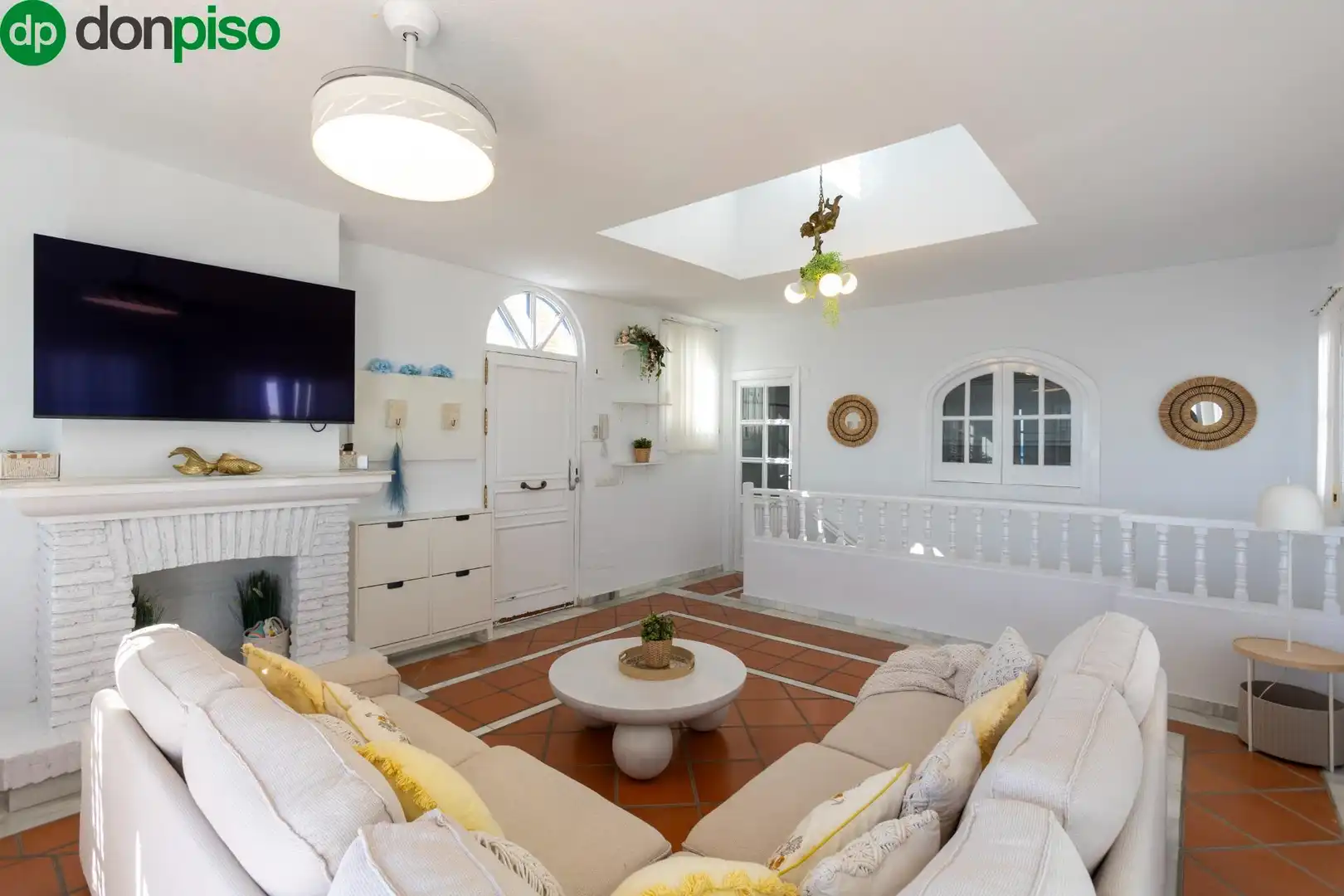 Living room of Houses for sale in Almuñécar  with Air Conditioner, Heating and Private garden