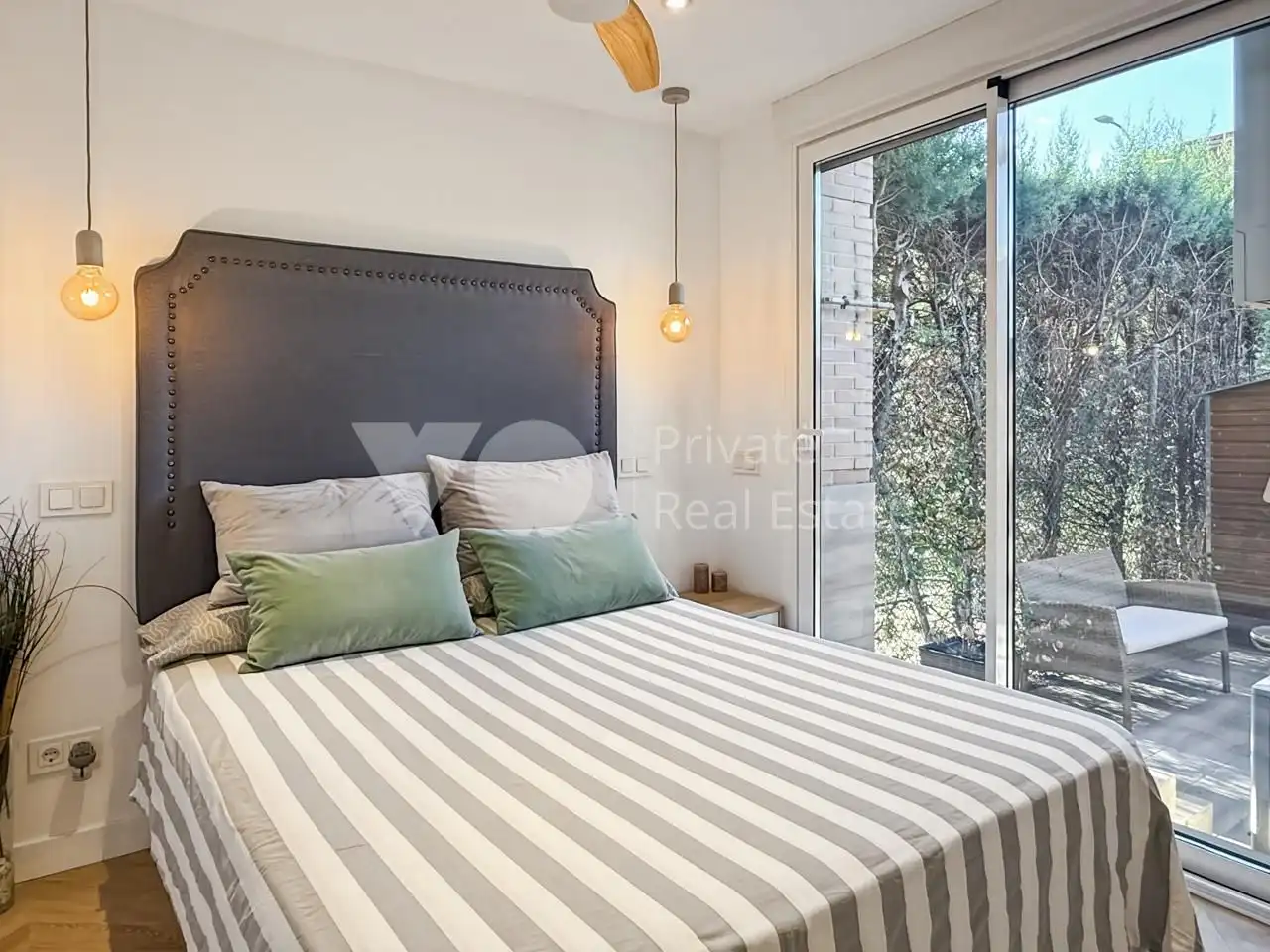 Schlafzimmer von Erdgeschoss zum Verkauf in Boadilla del Monte mit Klimaanlage, Heizung und Privatgarten