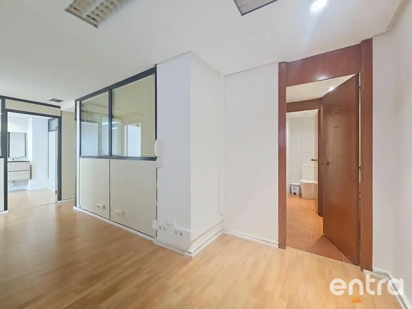 Oficina con ascensor en venta en Avenida MAISONNAVE 27