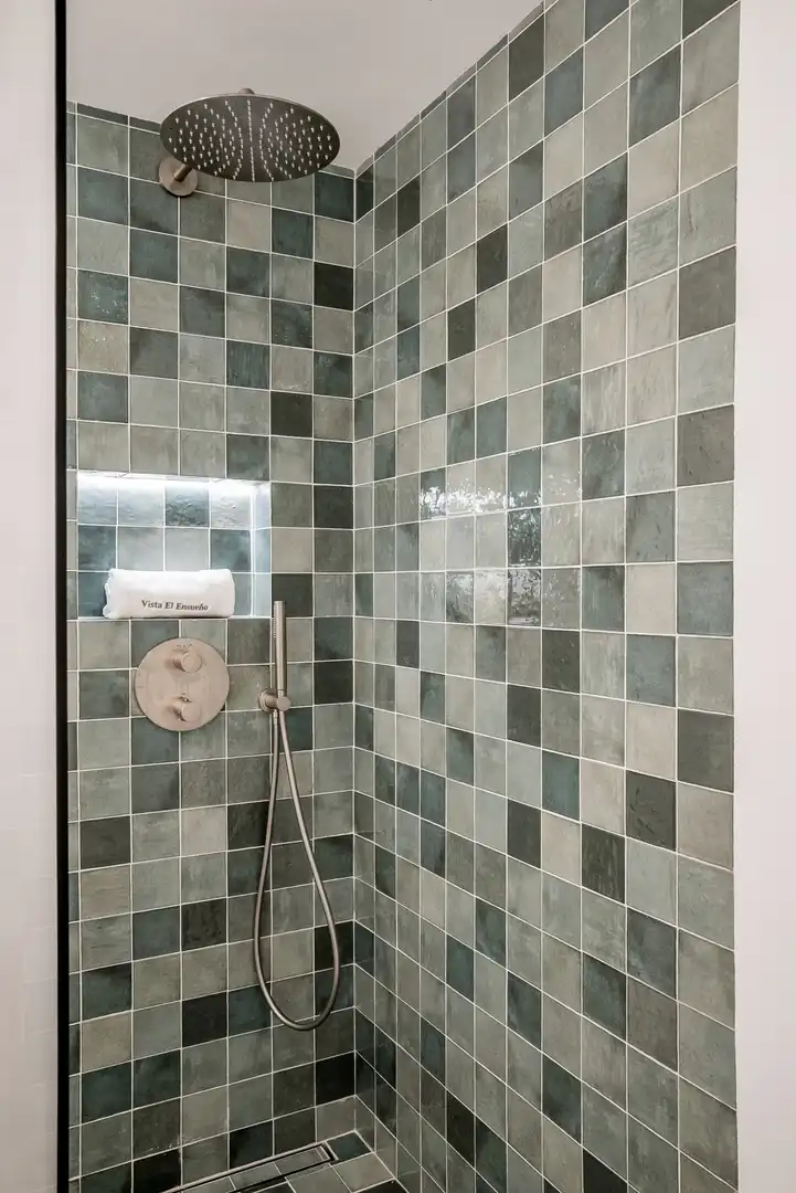 Baño de Ático en venta en Marbella con Terraza, Piscina y Amueblado