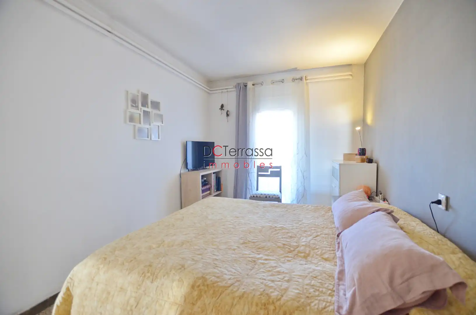 Habitación de Ático en venta en Terrassa con Aire acondicionado, Calefacción y Terraza