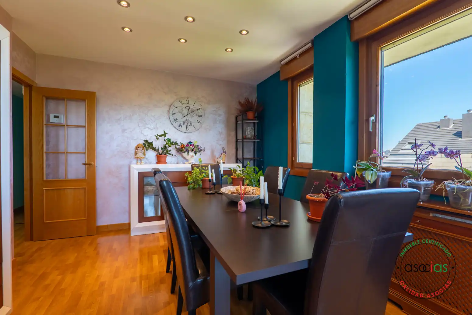 Comedor de Piso en venta en Gijón  con Calefacción, Parquet y Trastero