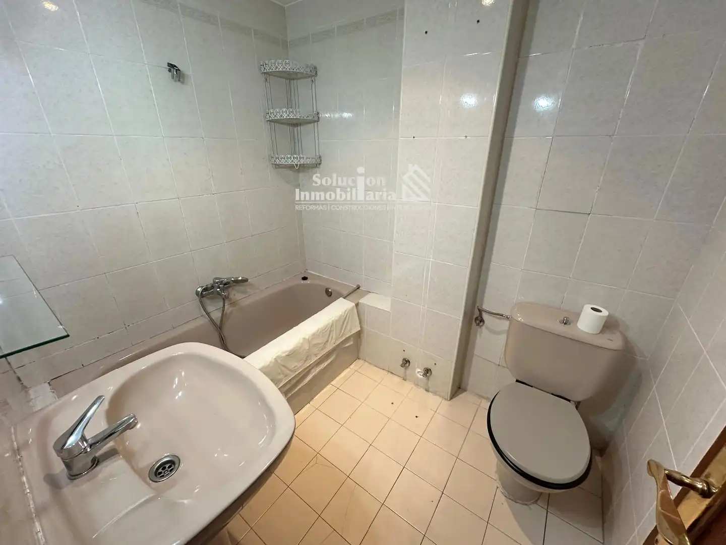 Baño de Piso en venta en Santa Marta de Tormes con Calefacción y Terraza
