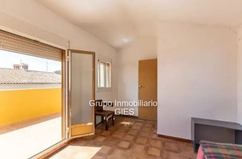Einfamilien-Reihenhaus zum Verkauf in Sueca mit Klimaanlage, Heizung und Privatgarten