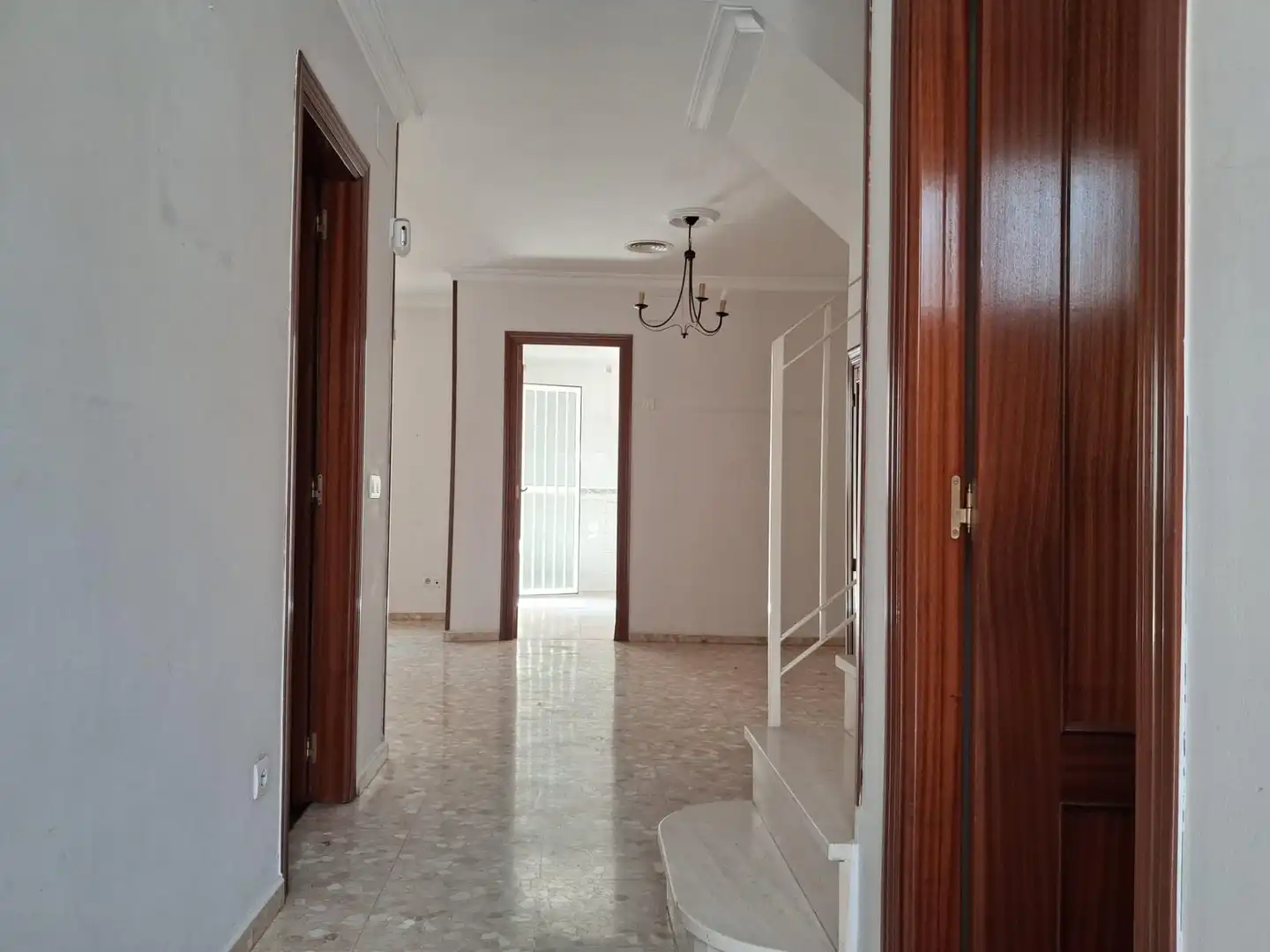Casa adosada en venda en Utrera amb Piscina comunitària