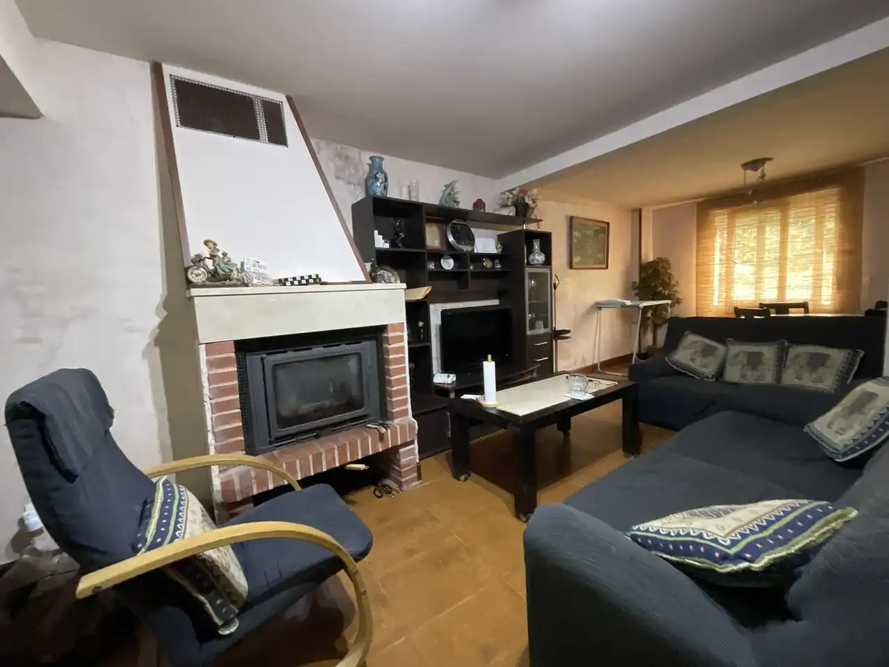Wohnzimmer von Country house zum Verkauf in Ibrillos mit Heizung, Parkett und Terrasse