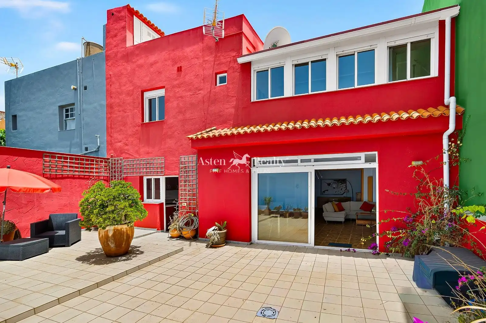 Vista exterior de Casa adosada en venta en La Orotava con Terraza y Amueblado